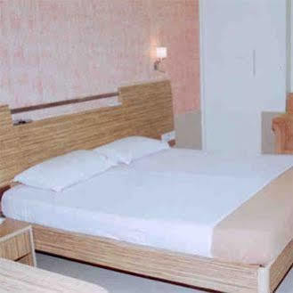 Check Inn Hotel ムンバイ エクステリア 写真